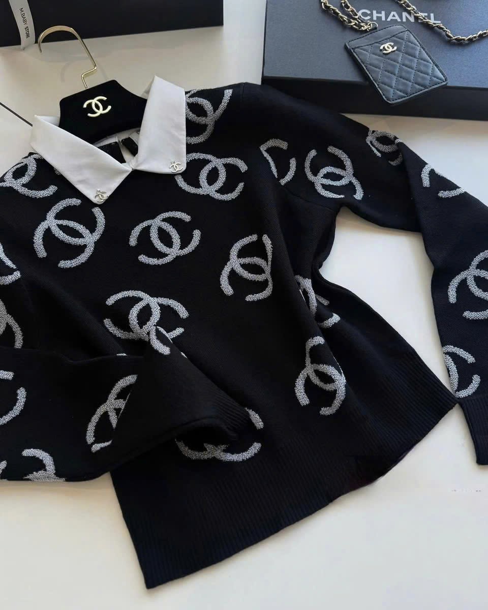 Áo nữ nỉ đen phối cổ polo màu trắng Chanel 4