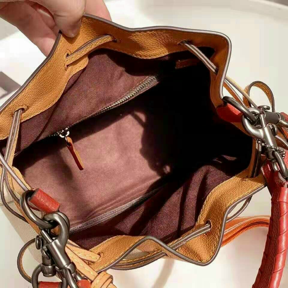 TÚI ĐEO CHÉO COACH FIELD BUCKET BAG 3