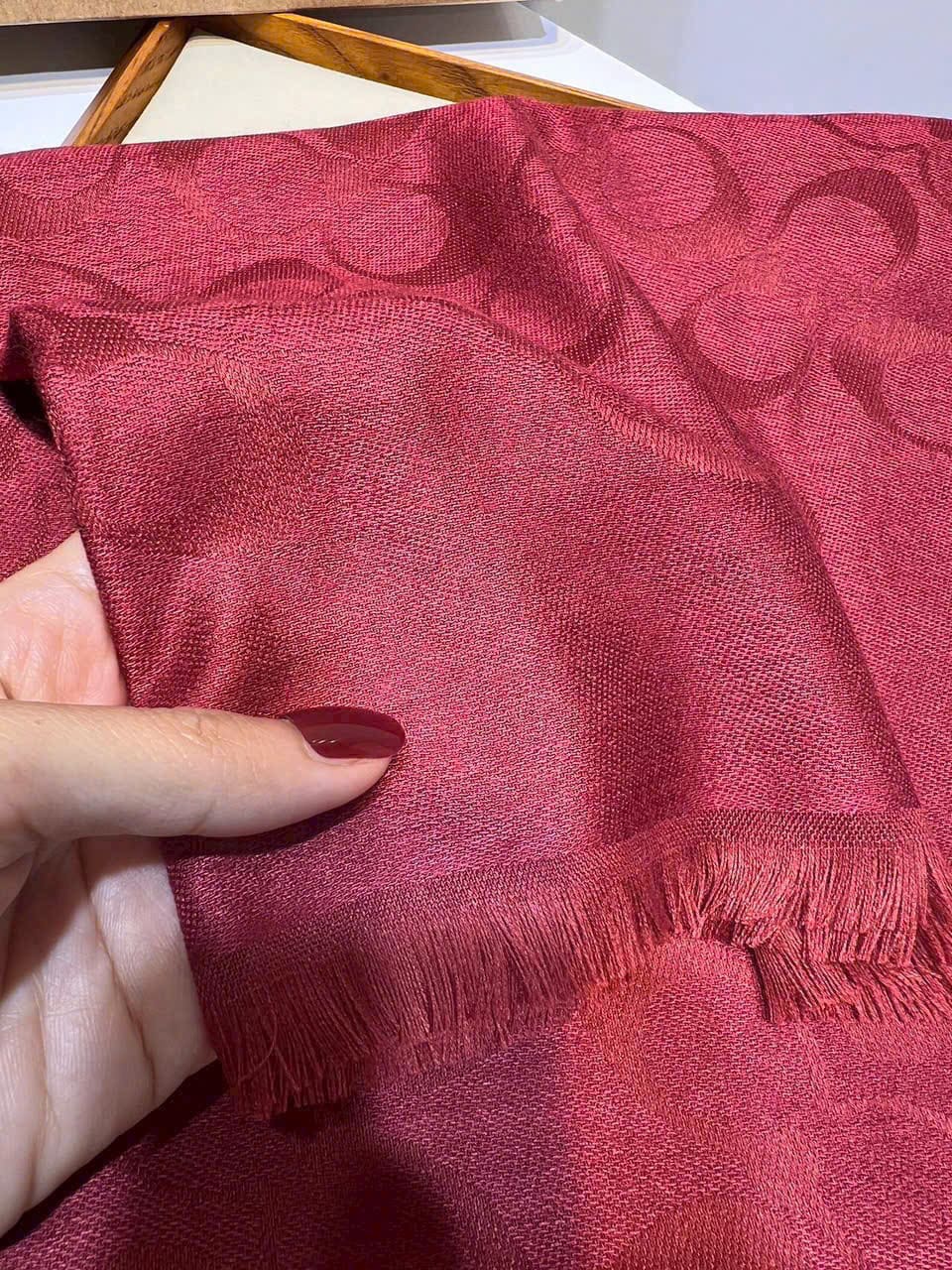 Khăn choàng Coach Fringe Scarf Signature C Logo Wrap True Red F76394 2