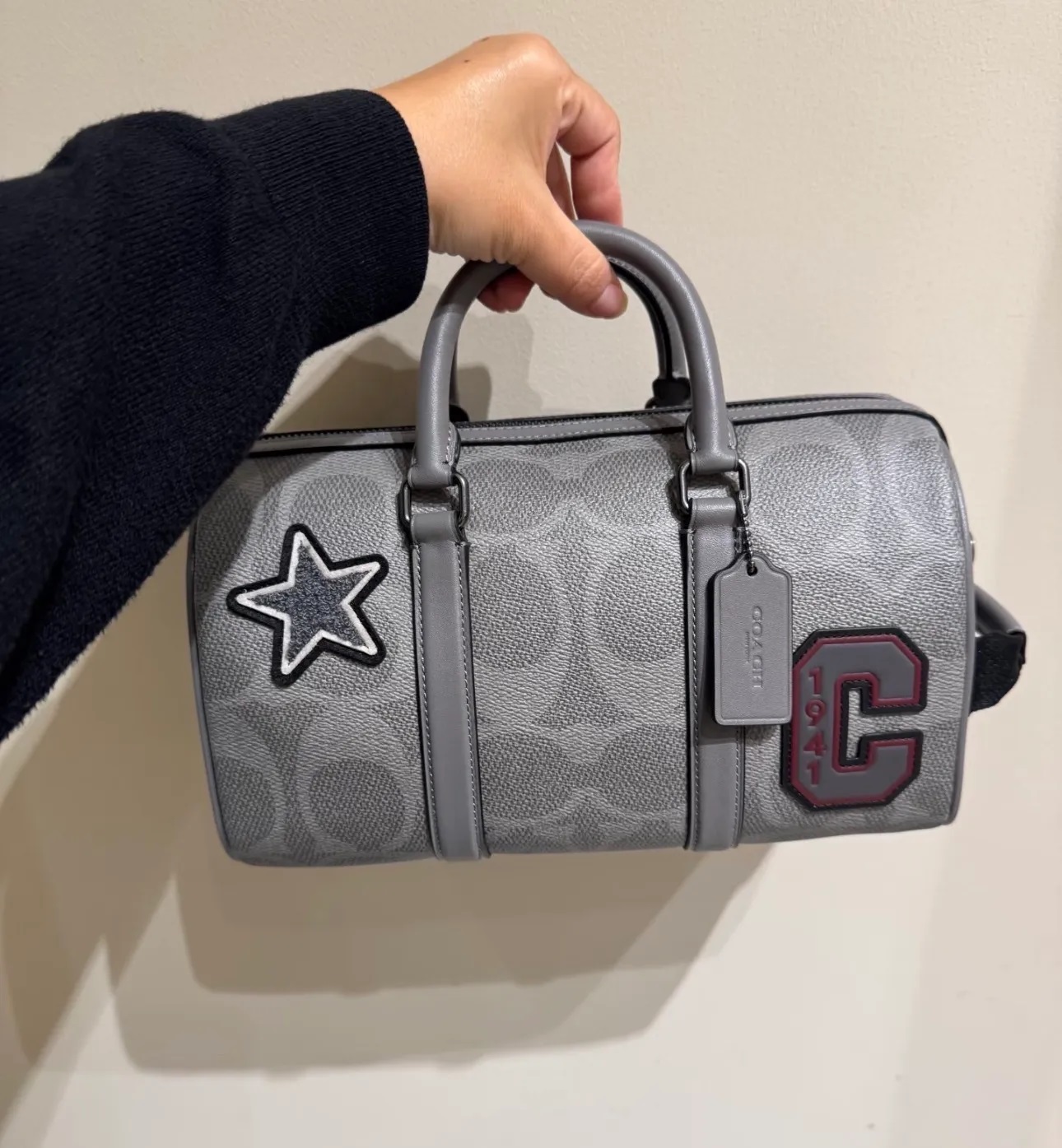 Túi Coach Ventuter Duffle Bag 27 In Maxi Signature Canvas With Patches CCH10 6