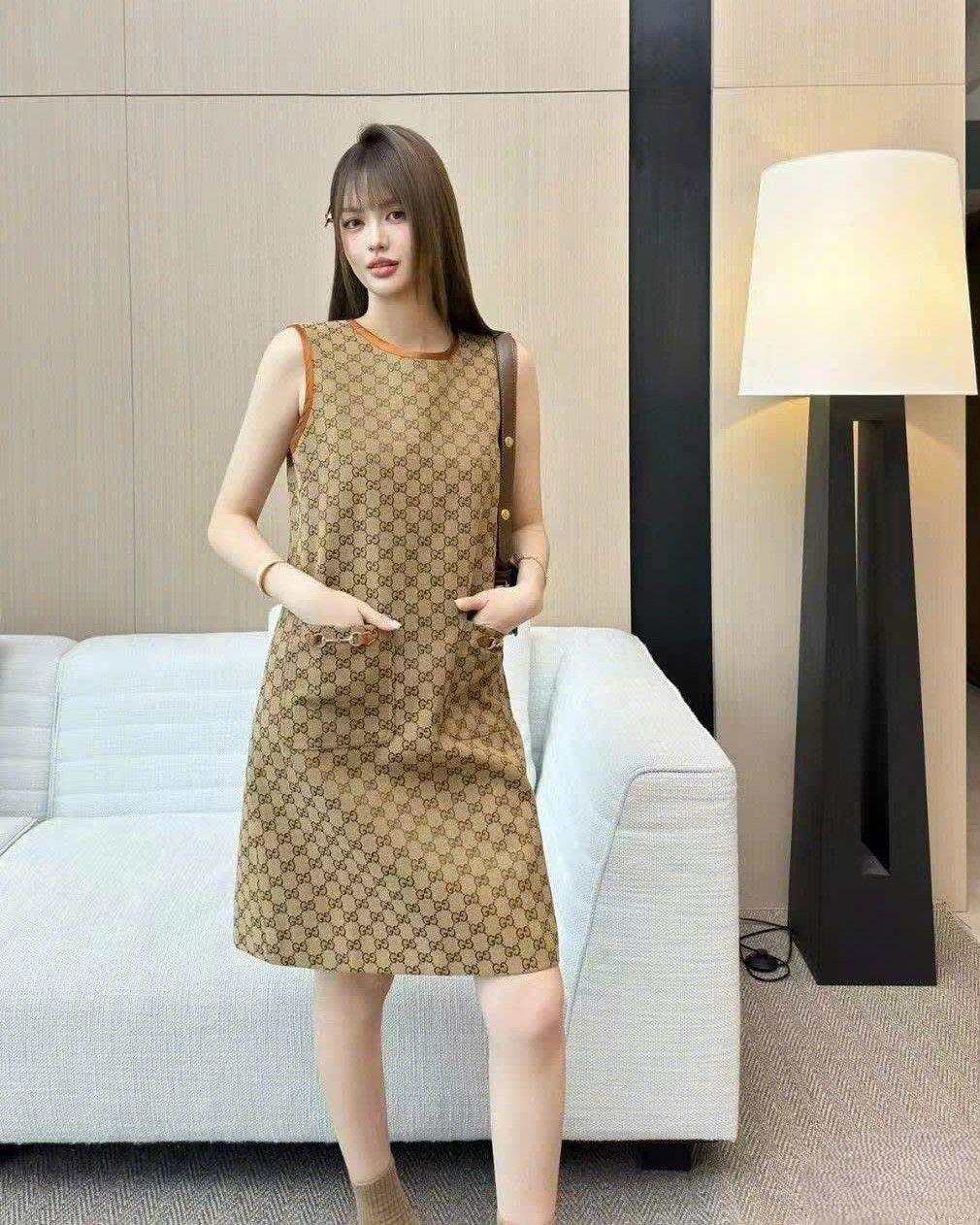 Đầm sát nách dáng dài họa tiết monogram Gucci 7