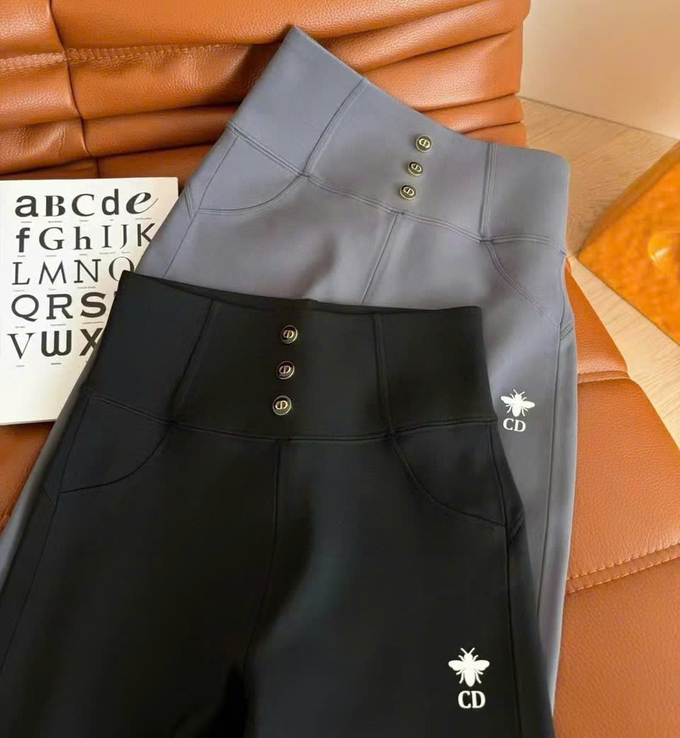 Quần legging xám và đen Dior 4