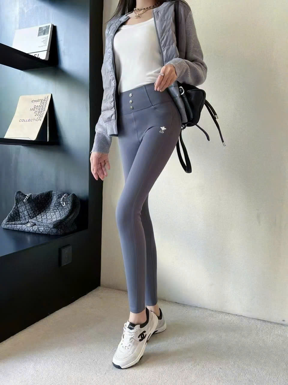 Quần legging xám và đen Dior 7