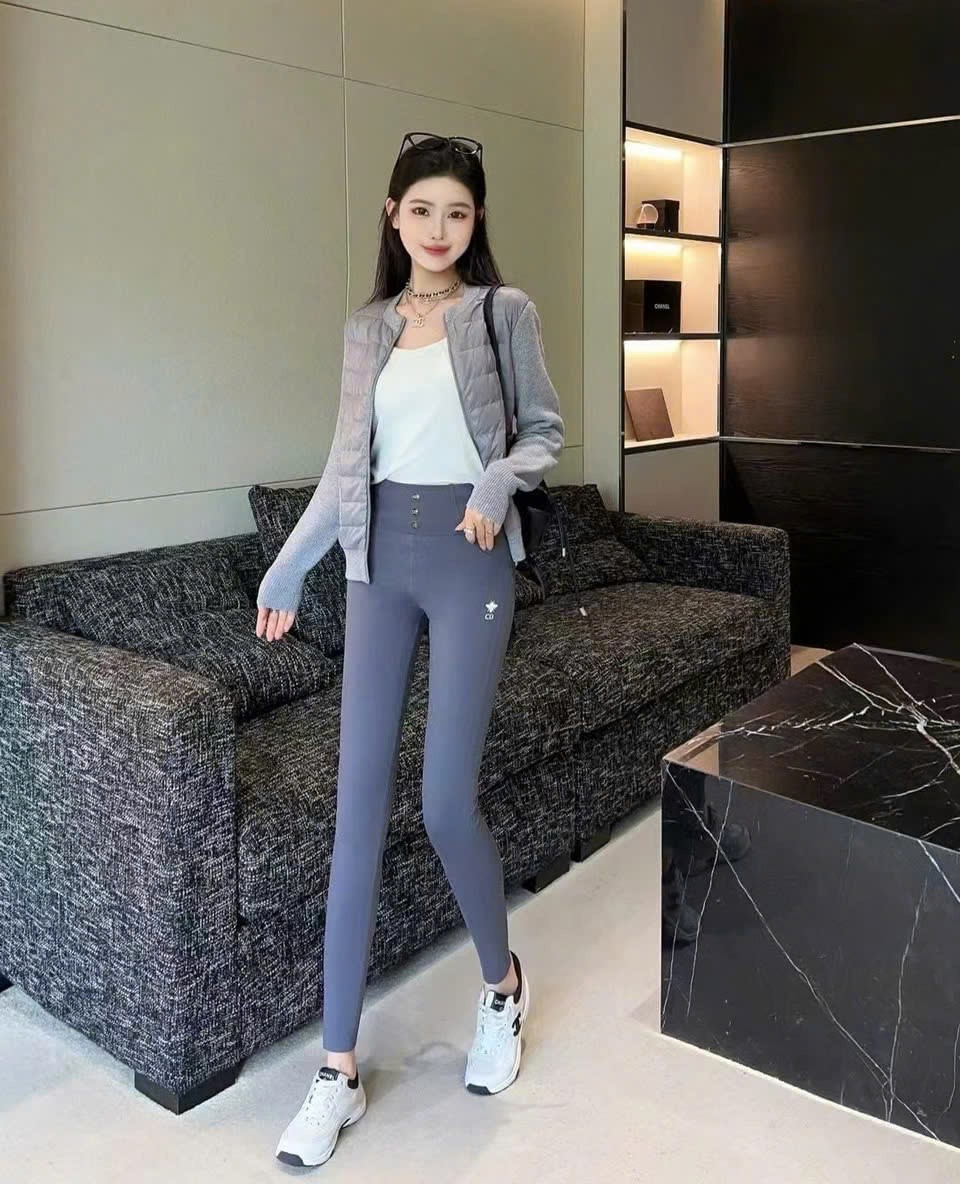 Quần legging xám và đen Dior 9