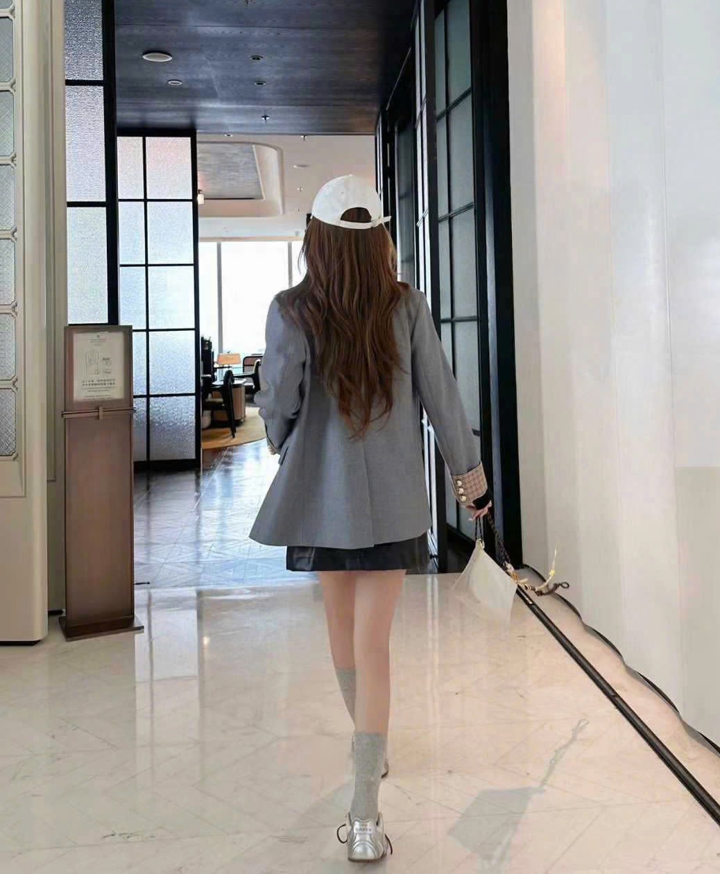 Áo khoác xám phối nâu Miu Miu 2