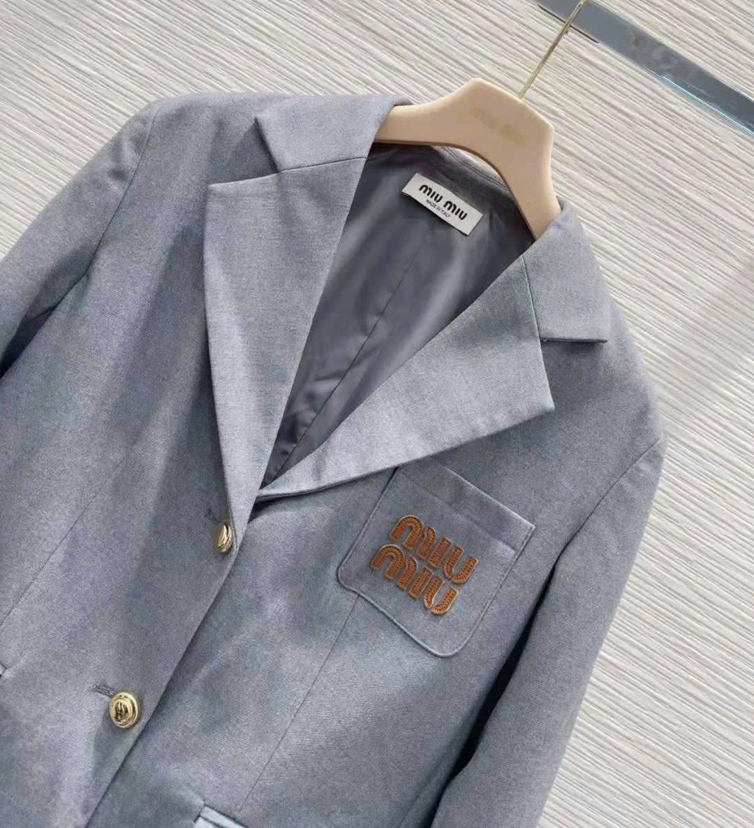 Áo khoác xám phối nâu Miu Miu 7