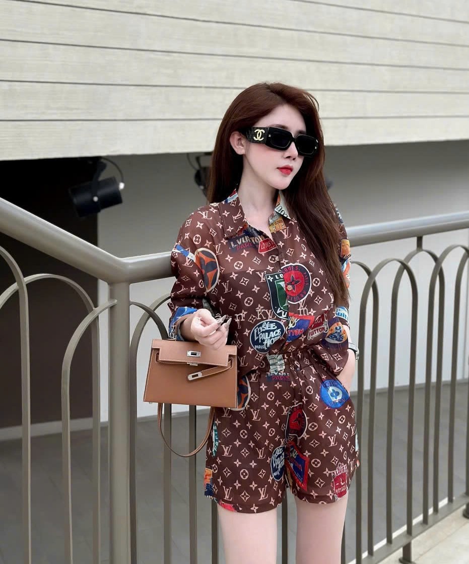 Set bộ áo sơmi quần ngắn nữ Louis Vuitton 4