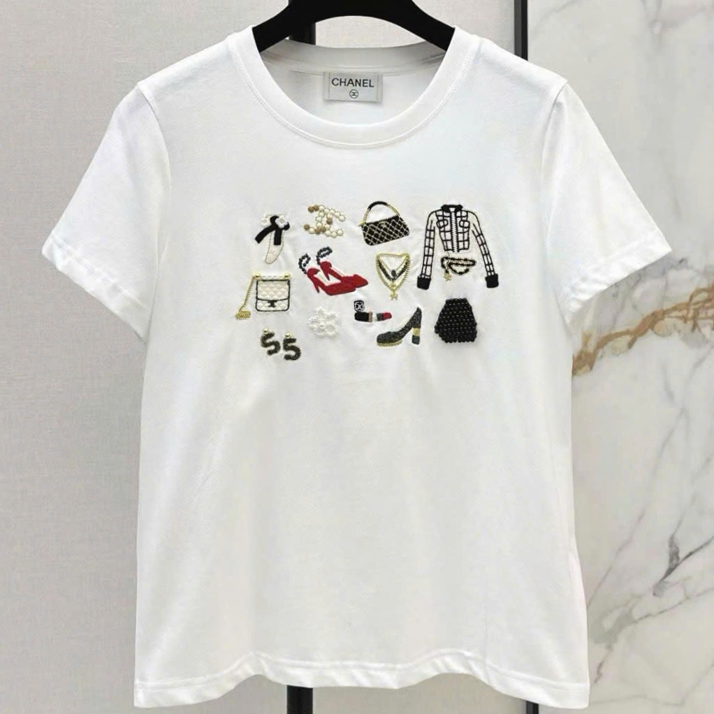 Áo thun thêu nổi họa tiết sticker Chanel 5