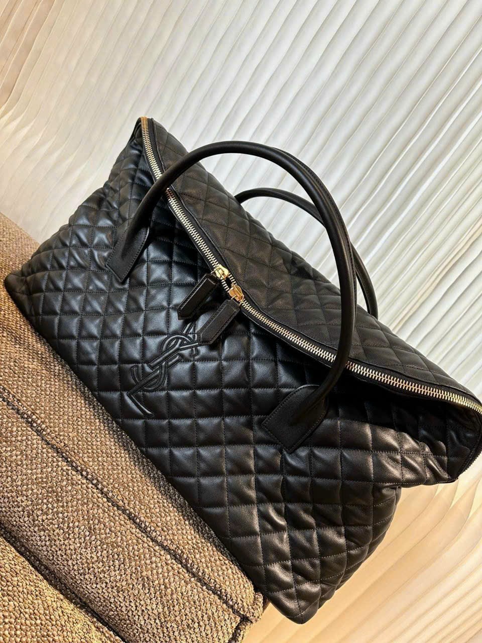 TÚI XÁCH DU LỊCH YSL ES GIANT TRAVEL BAG IN QUILTED LEATHER 2