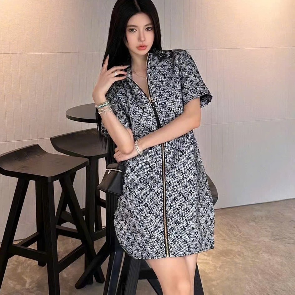 Đầm nữ LV dây kéo giữa 1