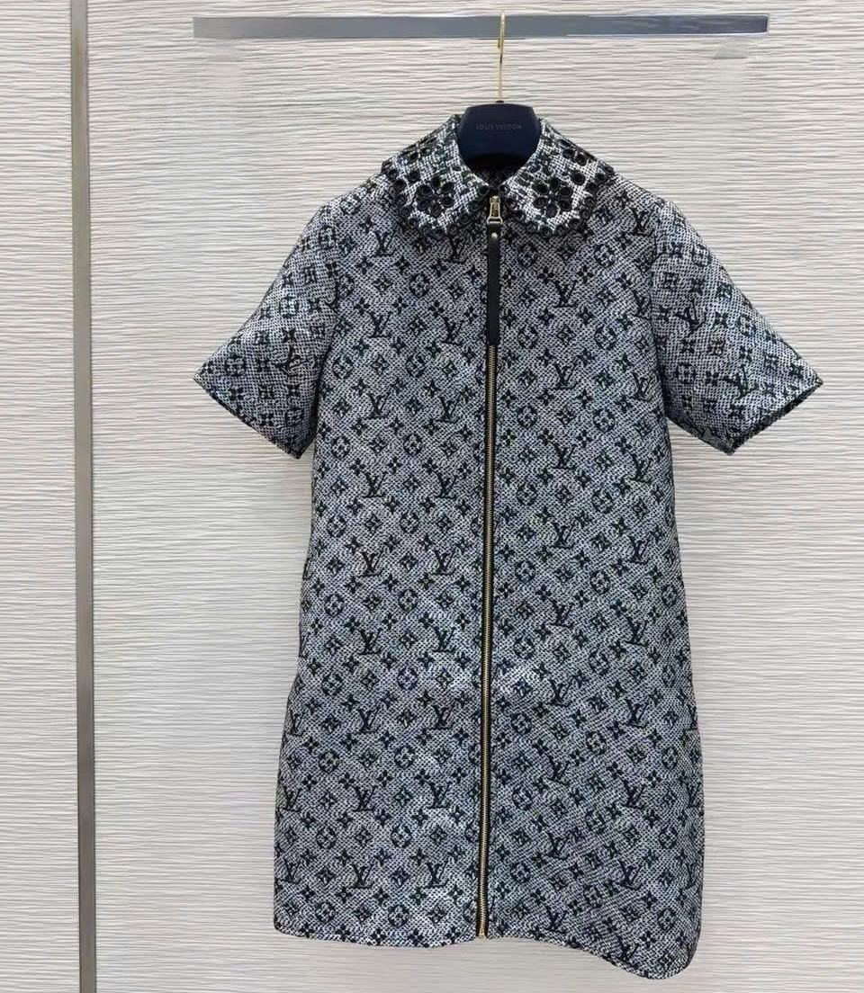 Đầm nữ LV dây kéo giữa 4