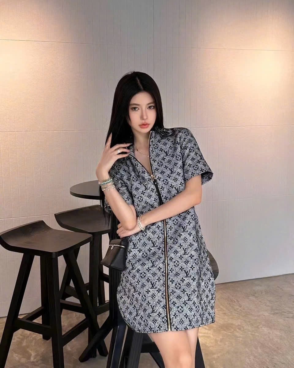 Đầm nữ LV dây kéo giữa 5