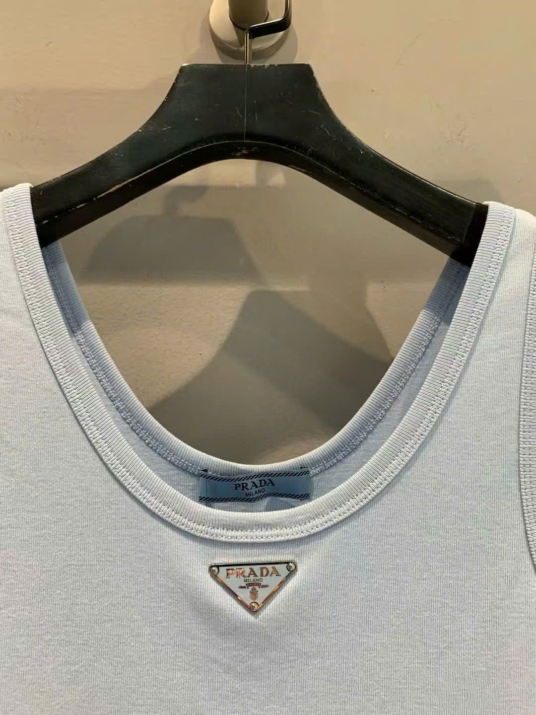 Áo ba lỗ nữ Prada 3