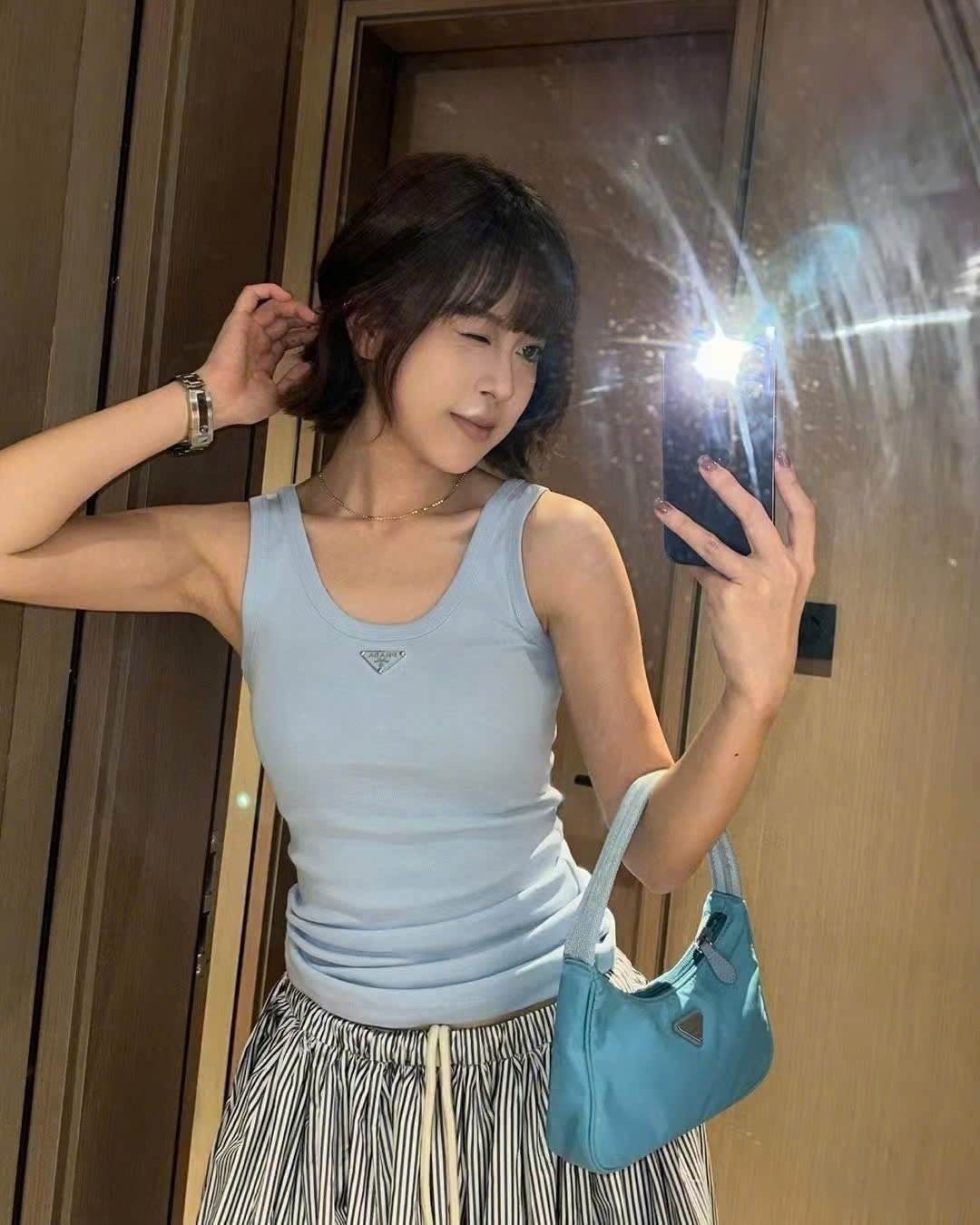 Áo ba lỗ nữ Prada 9