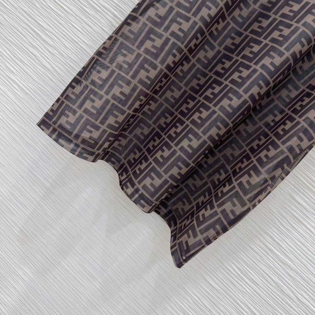 Áo thun màu nâu tay ngắn cổ tròn Fendi 8