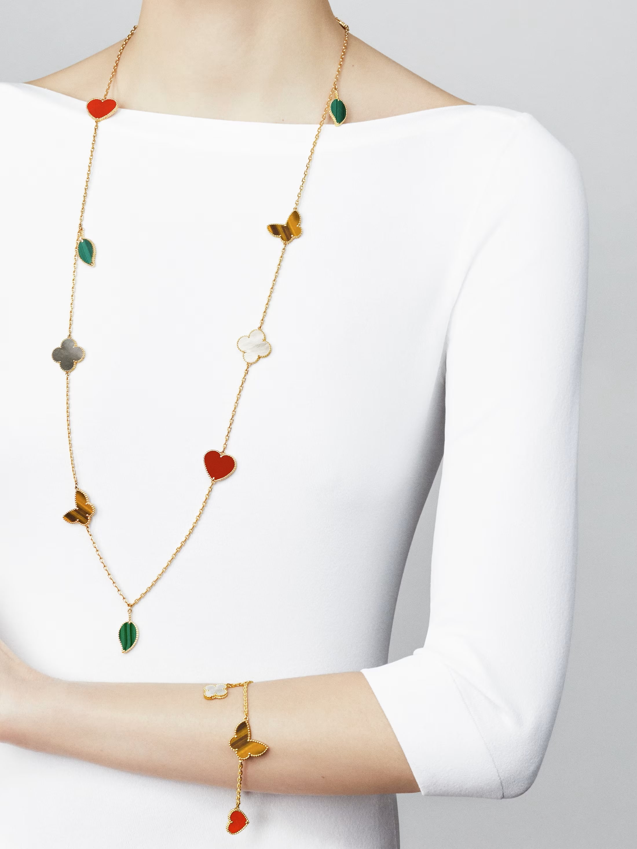 Vòng tay Van Cleef Arpels Lucky Alhambra Bracelet 4 motifs Carnelian Tigers Eye Malachite VCARD79600 3