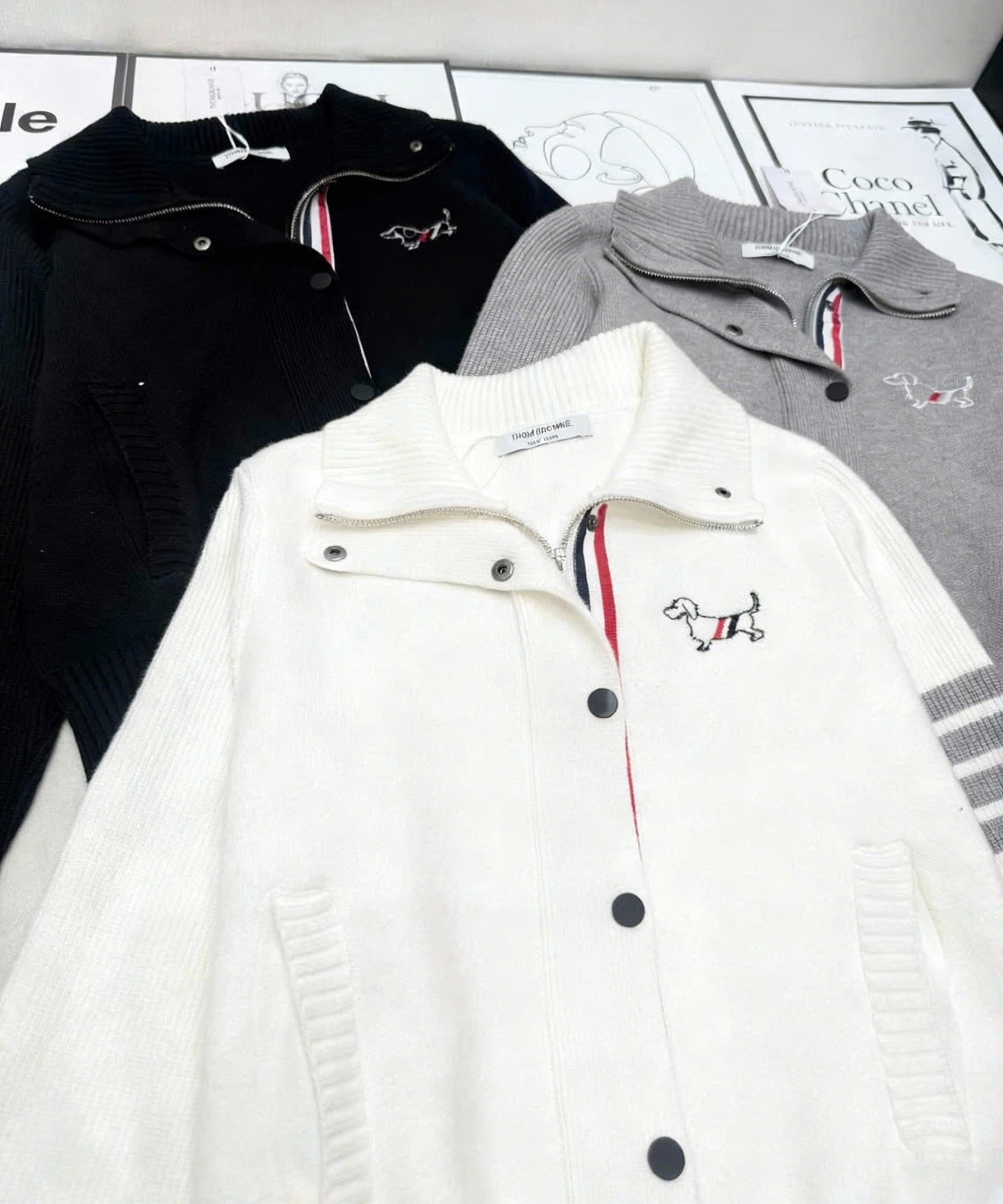Set áo len váy xếp ly Thom Browne 8