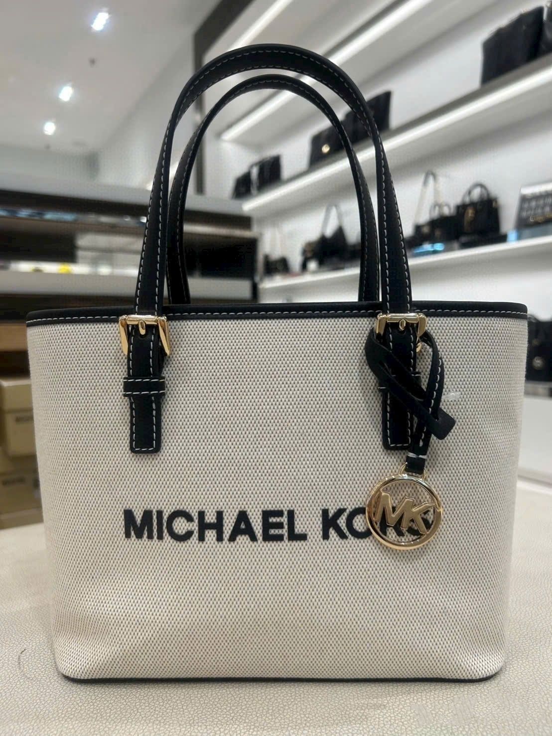 Túi Michael Kors Mini tout-bag Jet Set Travel from the canvas Black 3