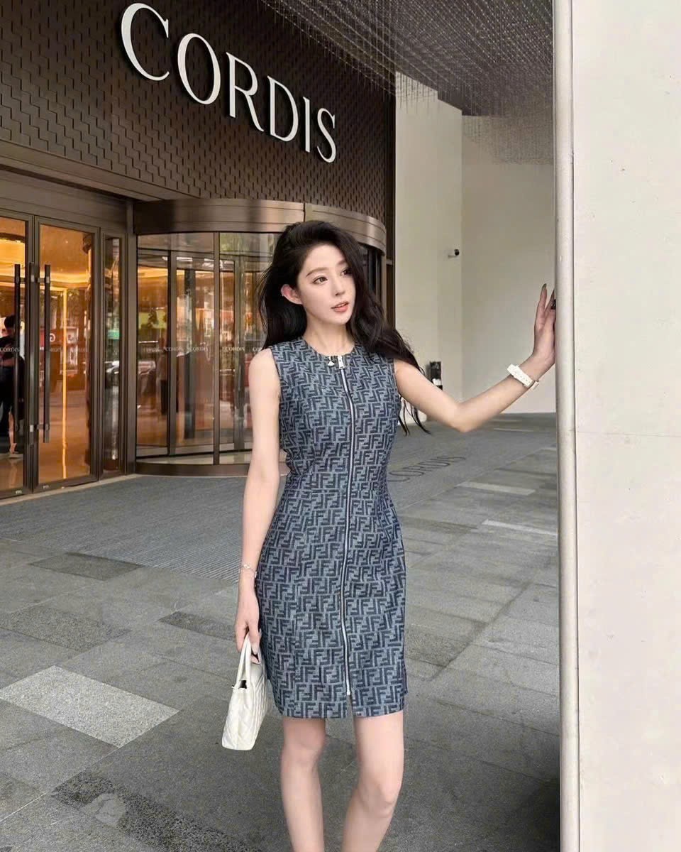 Áo đầm xanh sát nách nữ Fendi 6