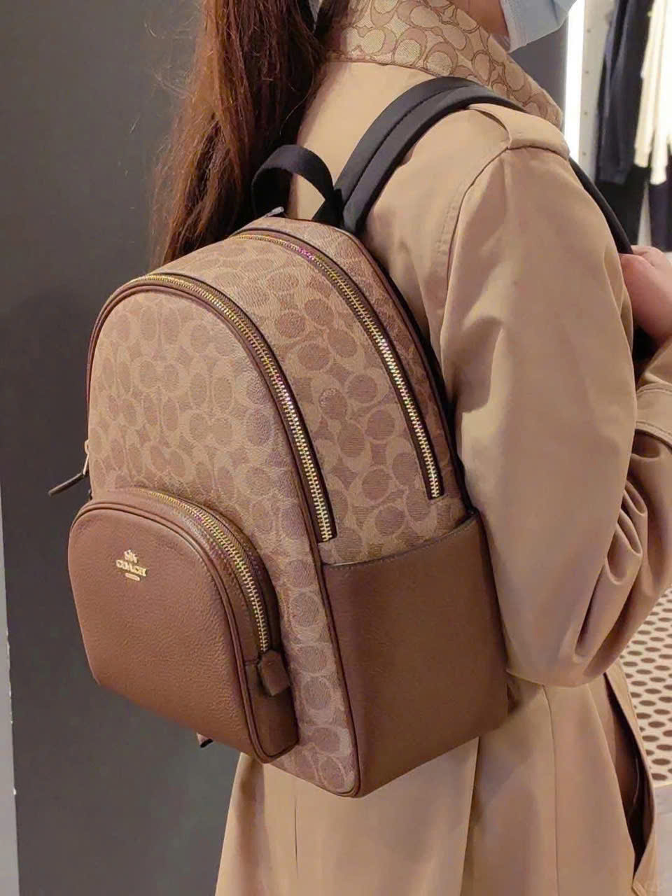 Balo Coach Court Backpack In Signature Canvas Tan Brown CZ176 1