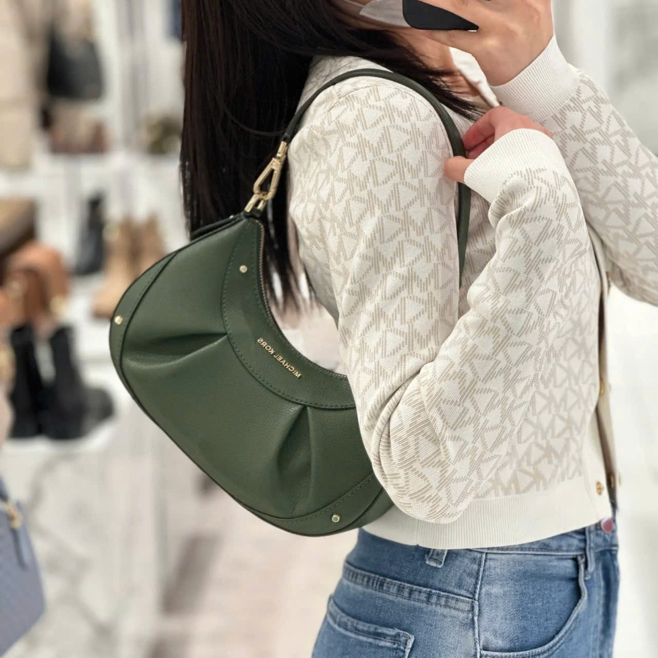 Túi MK nữ Michael Kors Enzo Small Convertible Pouchette Crossbody 3