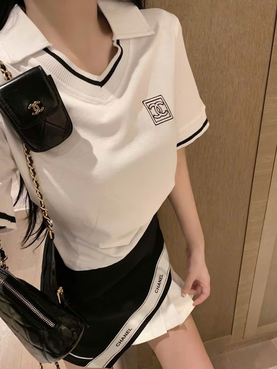 Set áo thun váy ngắn Chanel trắng đen 3