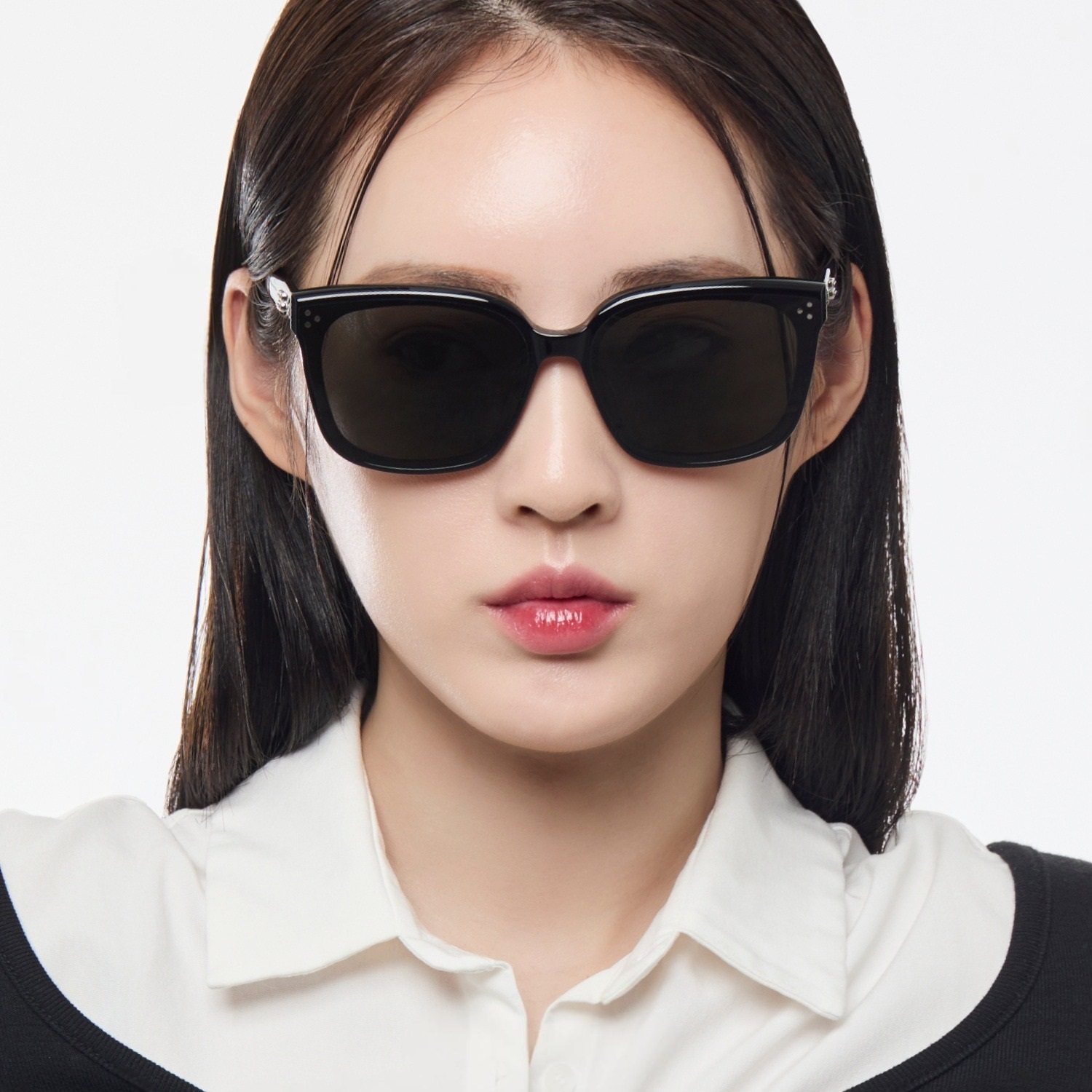 Kính Mát GM Gentle Monster Dear 01 Black Lenses Square Shape Black Acetate Frame 17