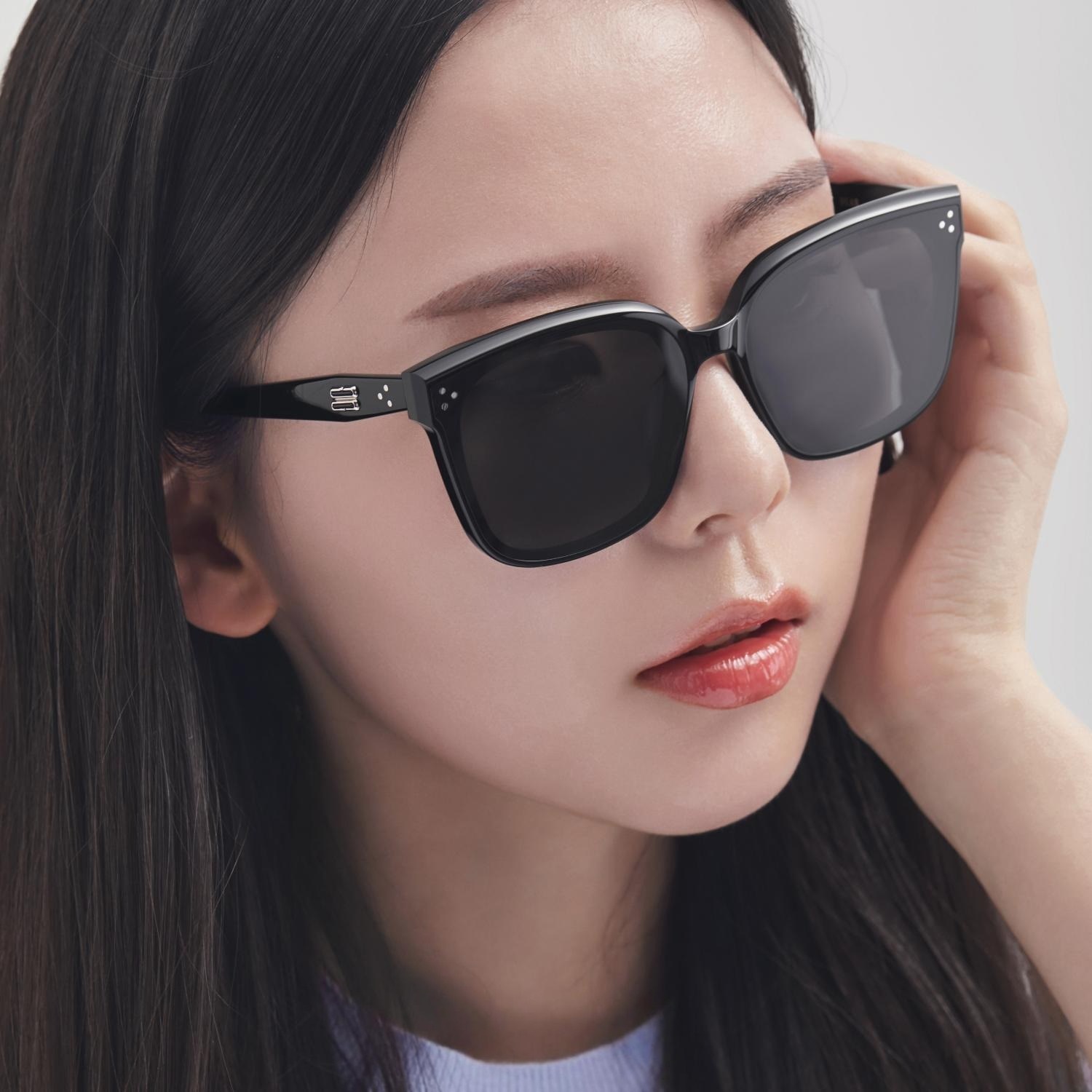 Kính Mát GM Gentle Monster Dear 01 Black Lenses Square Shape Black Acetate Frame 19