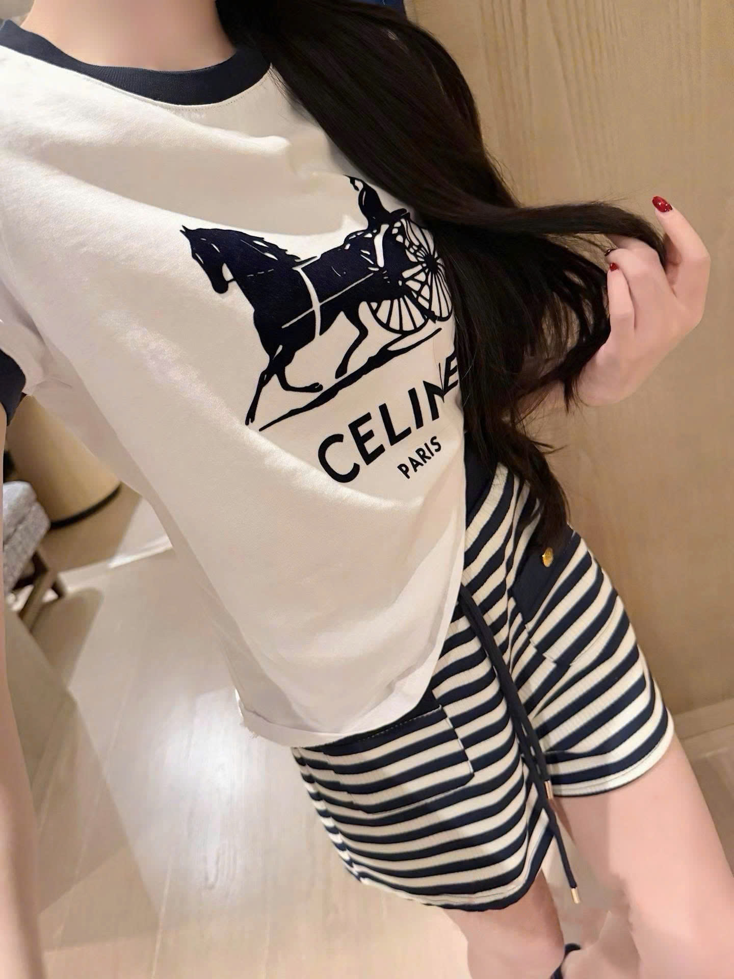 Set áo thun xanh navy trắng kèm quần short sọc ngang celine 9