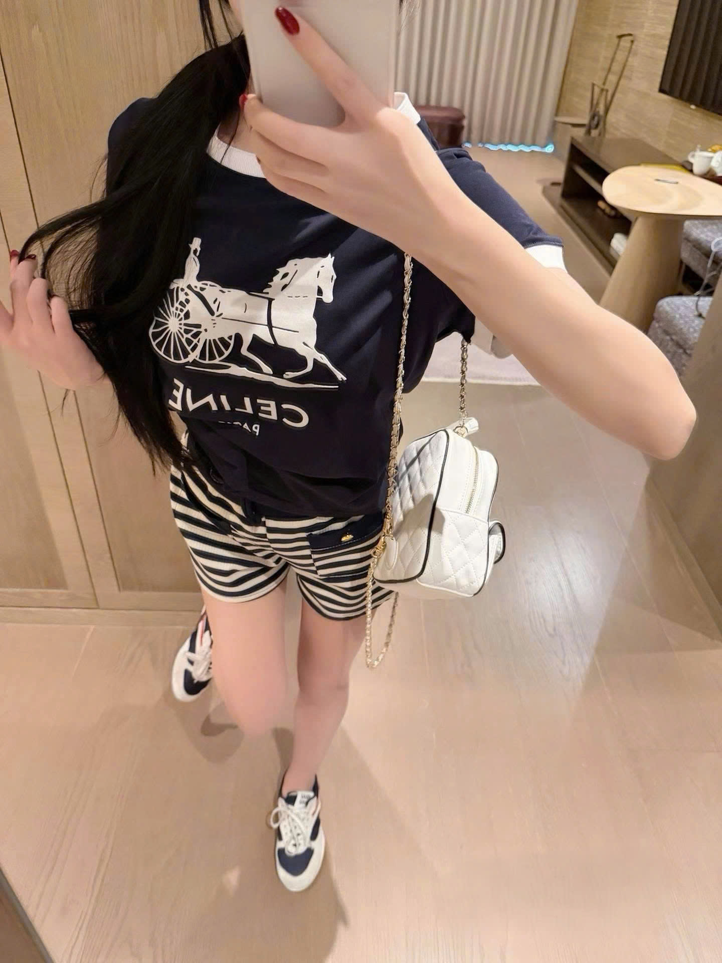 Set áo thun xanh navy trắng kèm quần short sọc ngang celine 10