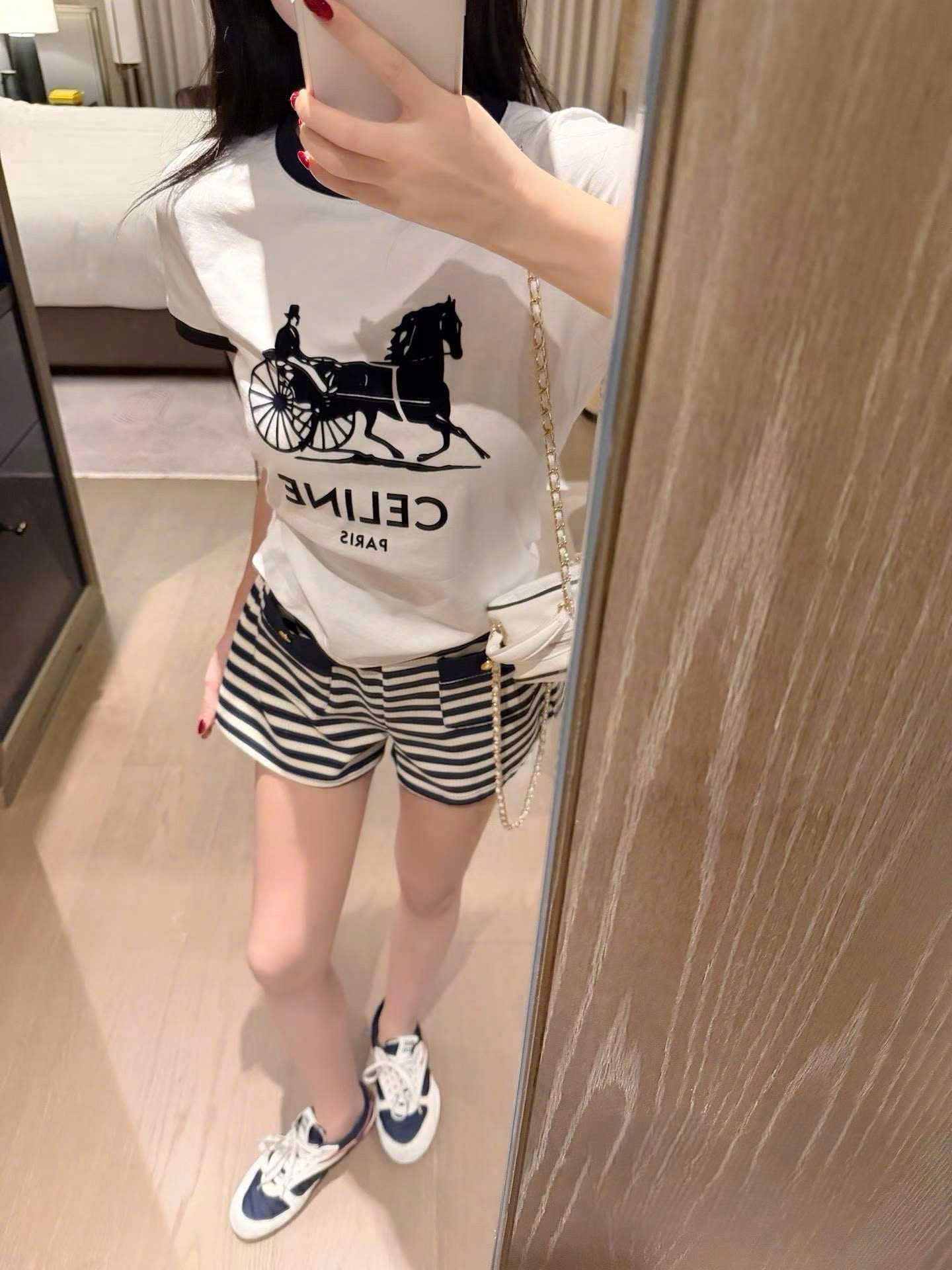 Set áo thun xanh navy trắng kèm quần short sọc ngang celine 15