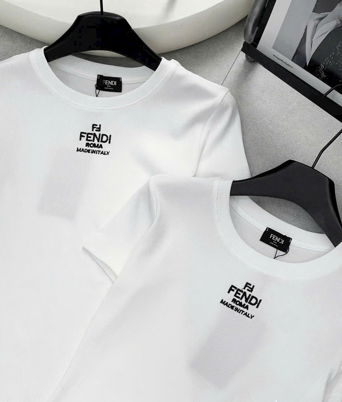 Set áo thun trắng tay ngắn quần short xanh dương họa tiết Fendi 1