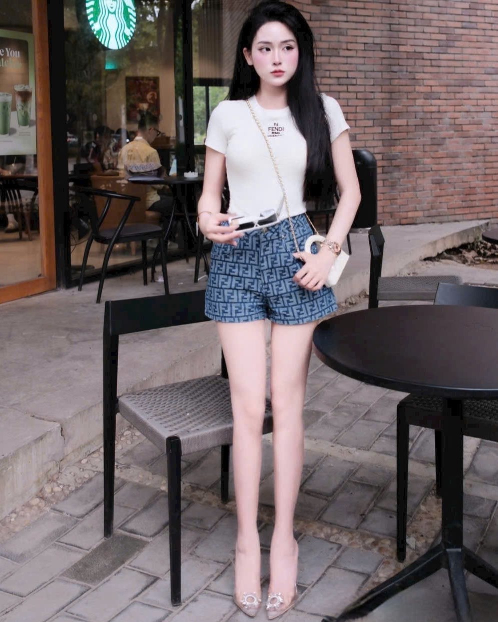 Set áo thun trắng tay ngắn quần short xanh dương họa tiết Fendi 10