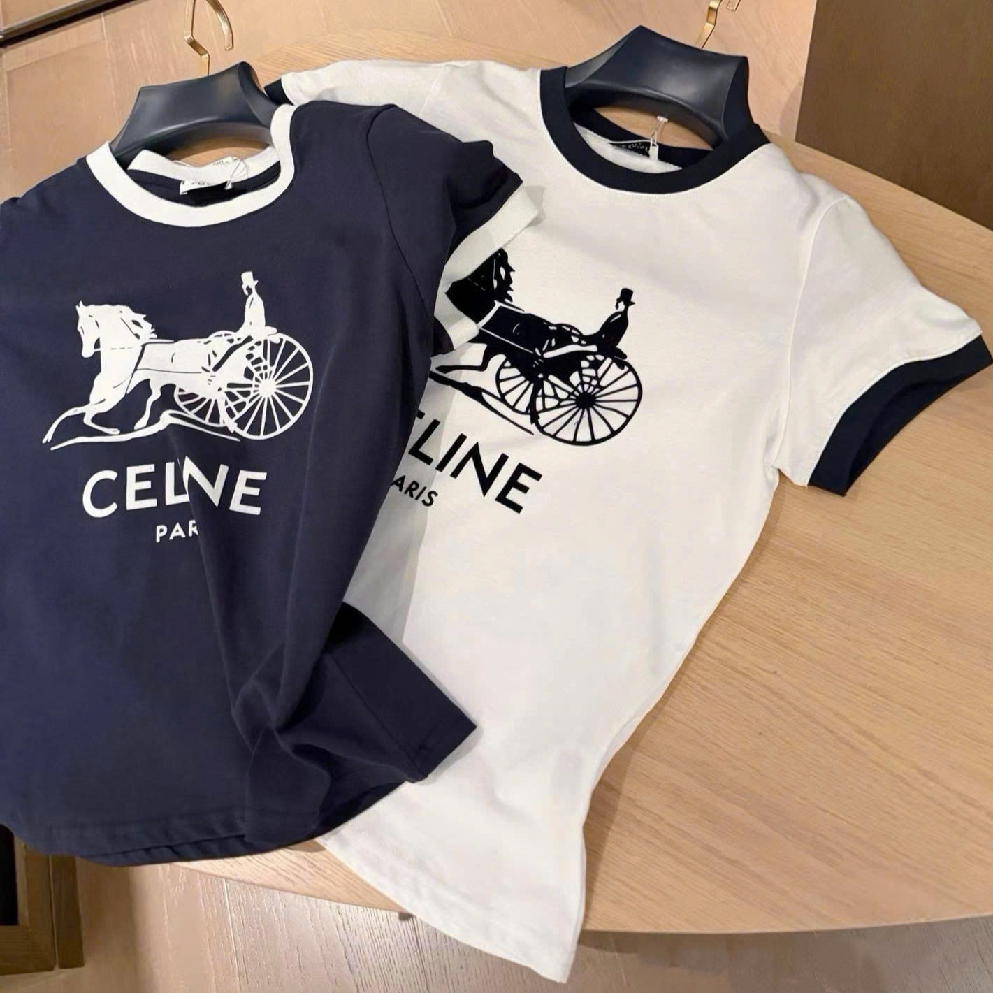Set áo thun xanh navy trắng kèm quần short sọc ngang celine 1