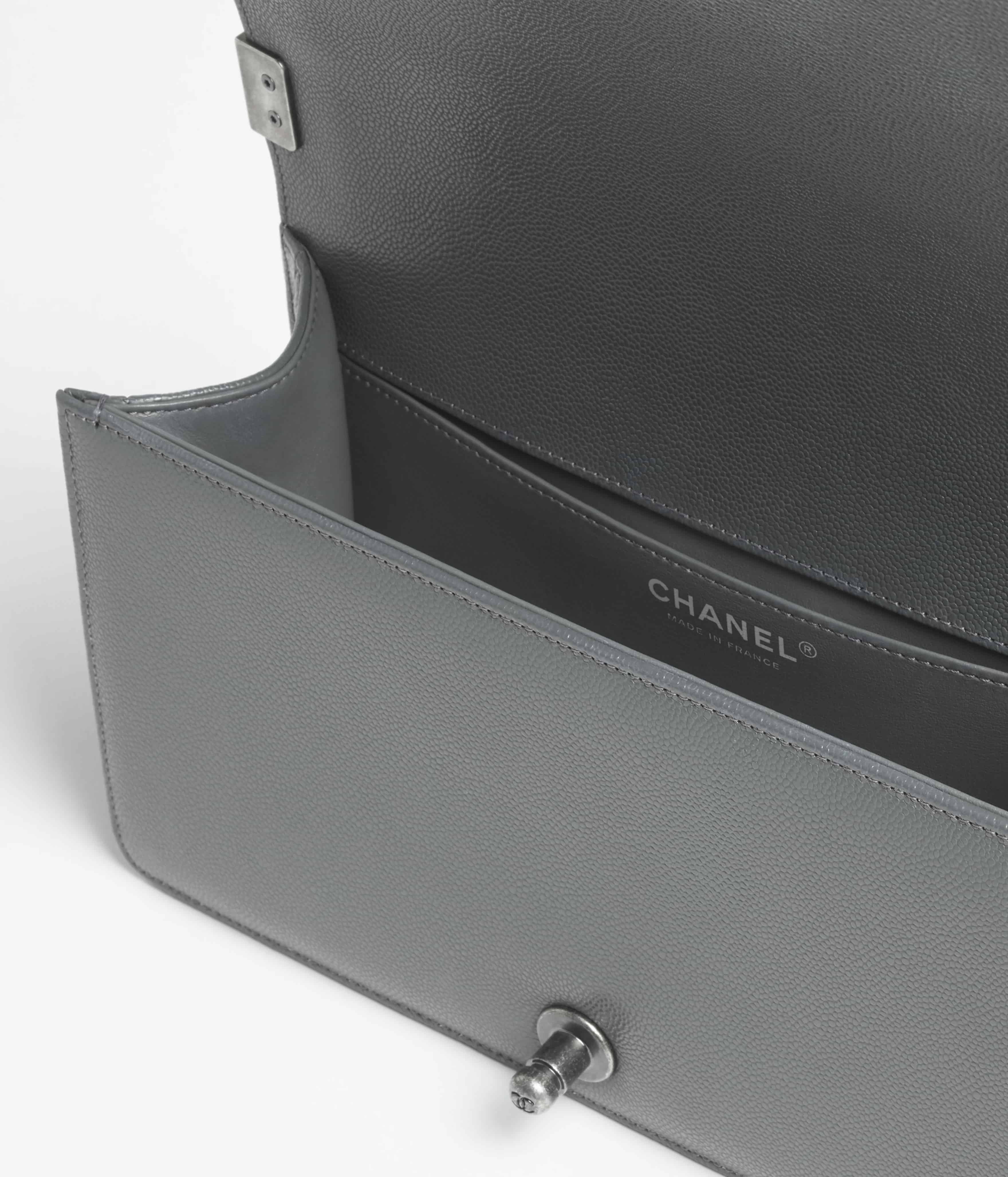 Túi Chanel Boy Shiny Grained Calfskin Ruthenium-Finish Metal Dark Gray 2