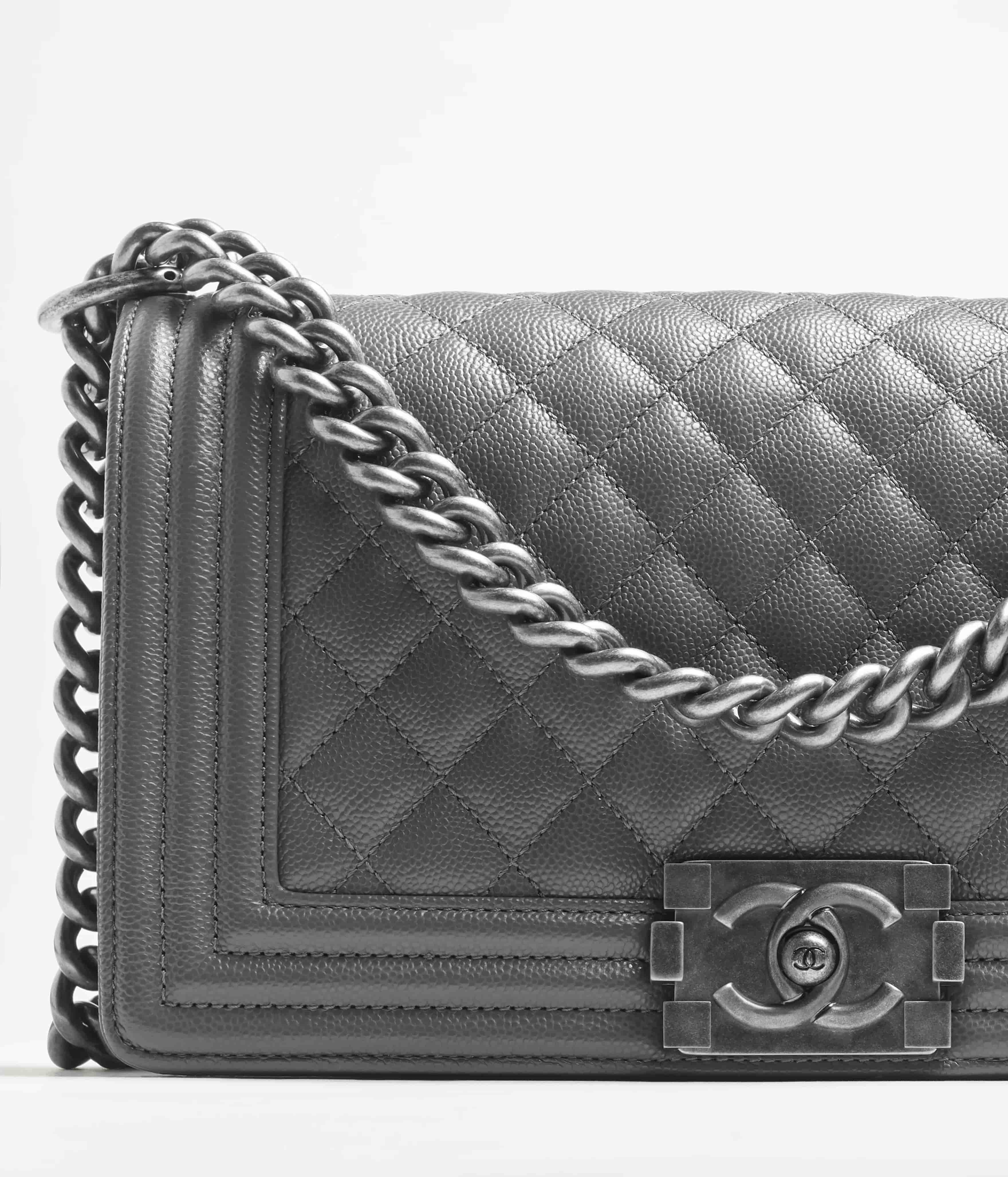 Túi Chanel Boy Shiny Grained Calfskin Ruthenium-Finish Metal Dark Gray 4