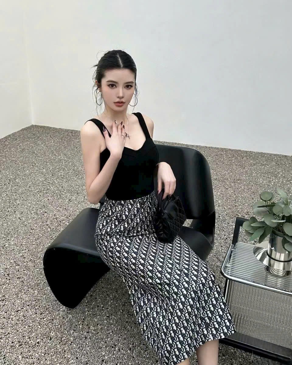 Váy vải dáng ôm dài Dior 5