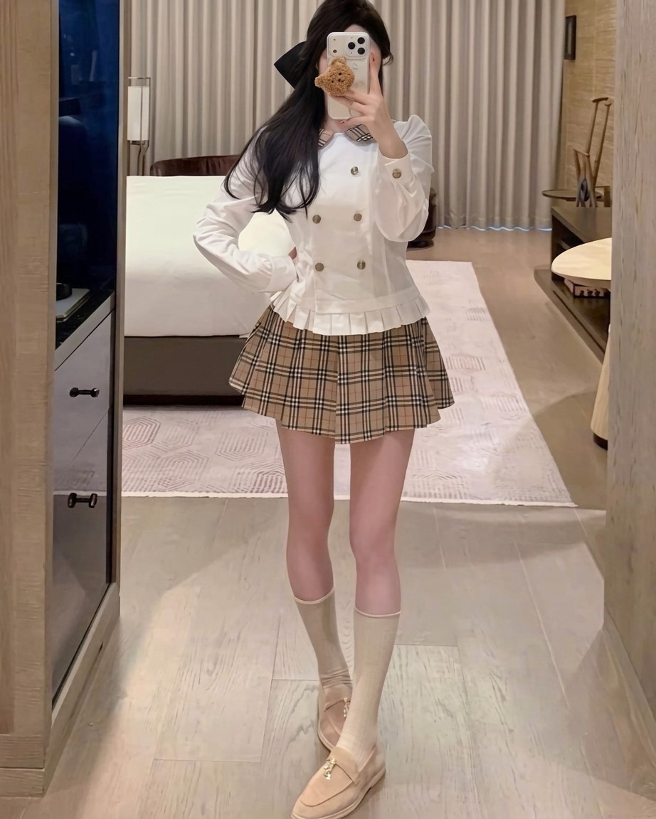 Set áo váy ngắn vải Burberry 1