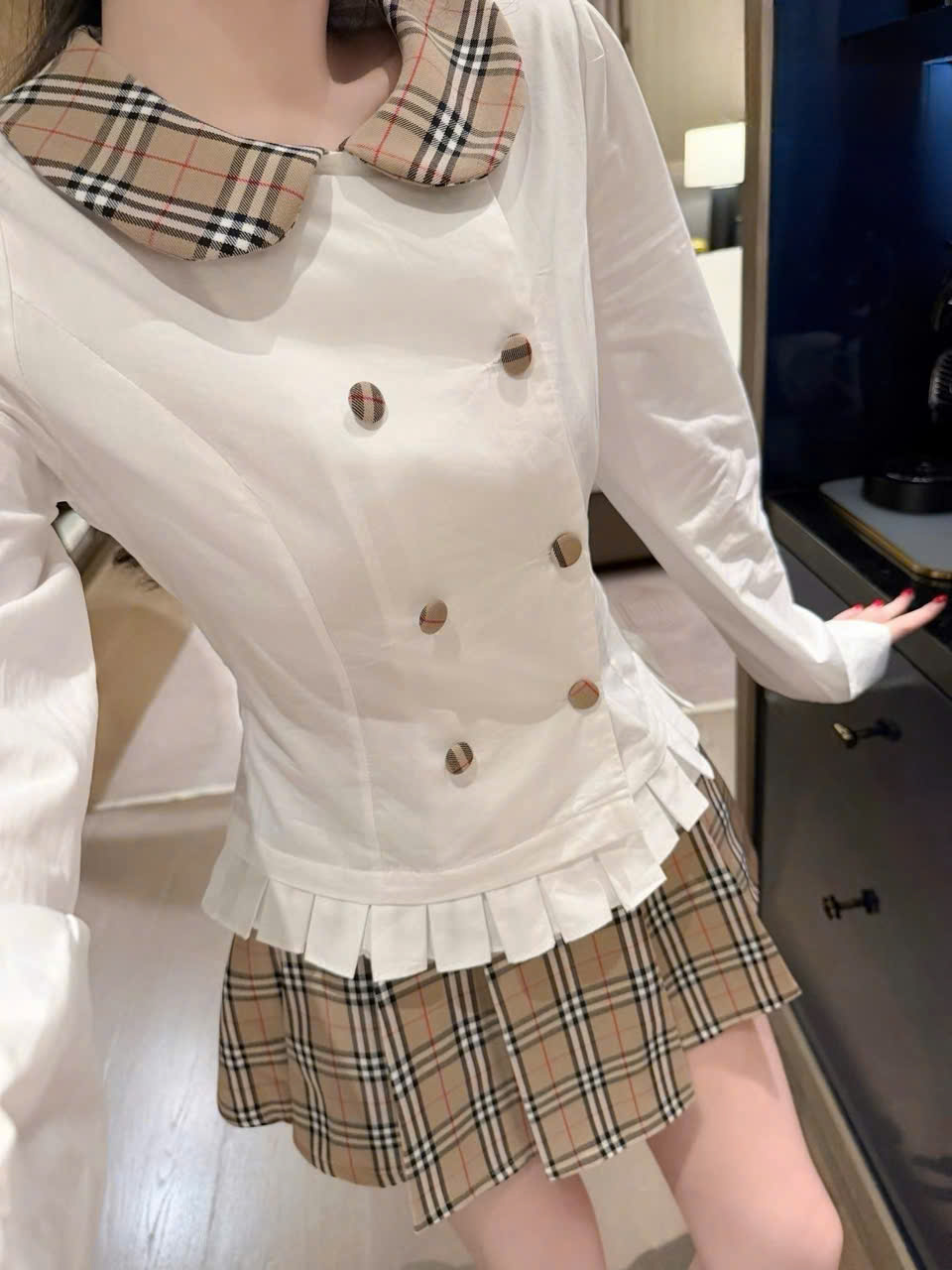 Set áo váy ngắn vải Burberry 4