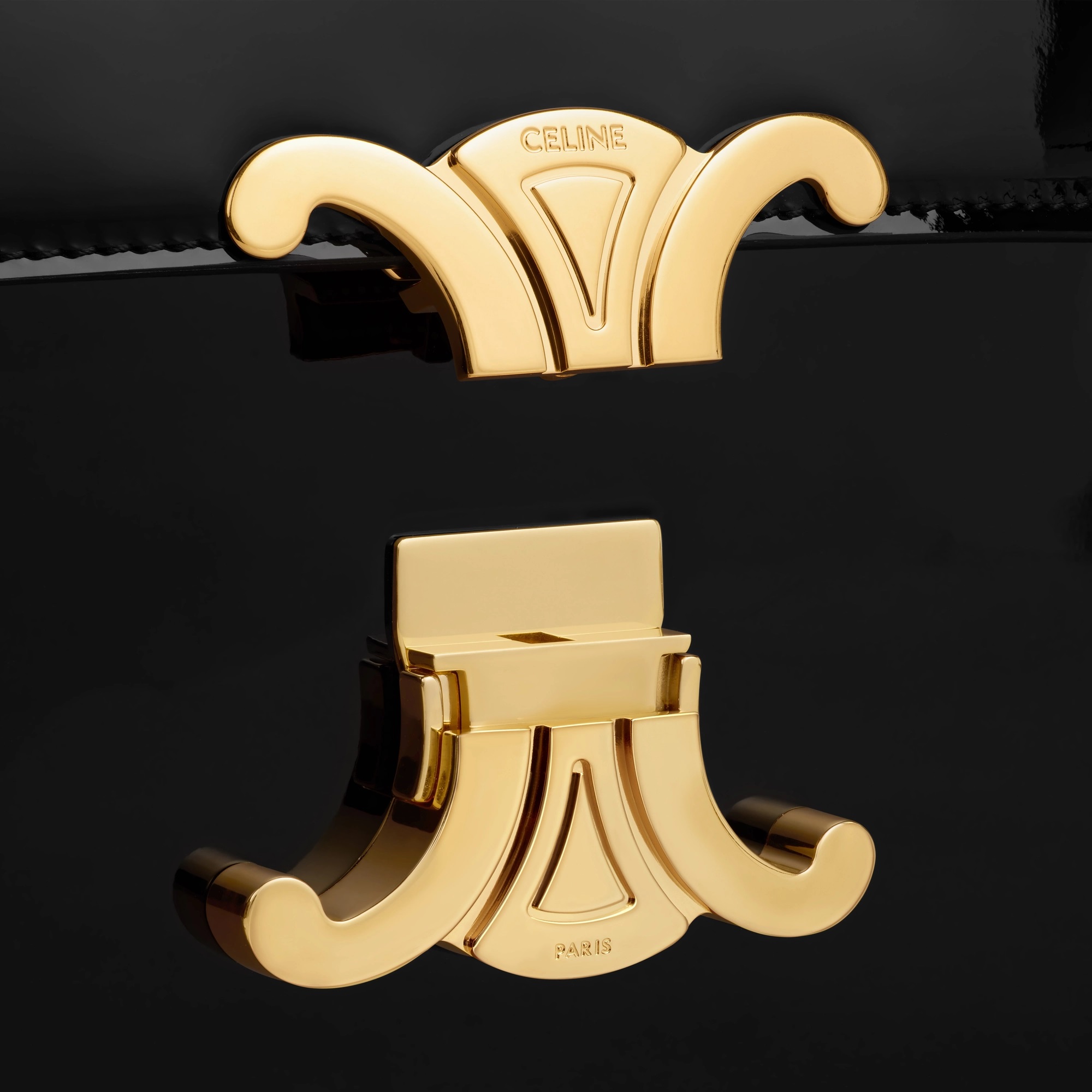 Túi Đeo Vai Celine Teen Triomphe Shoulder Bag In Patent Calfskin Màu Đen 1