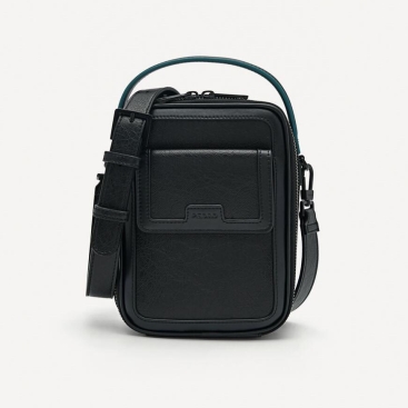 Túi xách nam Pedro Black Synthetic Leather Zipper Sling Bag
