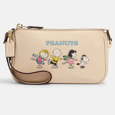 Túi kẹp nách Coach X Peanuts Nolita 19 With Snoopy And Friends Motif
