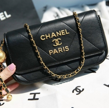 Túi đeo chéo Chanel Flap logo