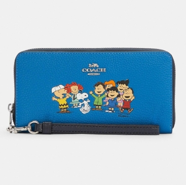 Ví nữ dài Coach X Peanuts Long Zip Around Wallet With Snoopy And Friends