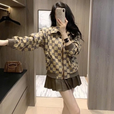 Áo khoác nữ Gucci màu vàng