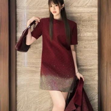 Áo đầm nữ đỏ Gucci đính đá