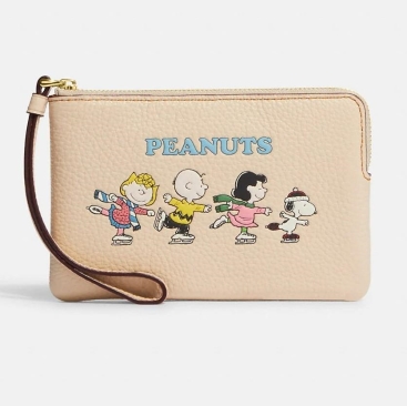 Ví nữ 1 ngăn Coach X Peanuts Corner Zip Wristlet With Snoopy And Friends Motif