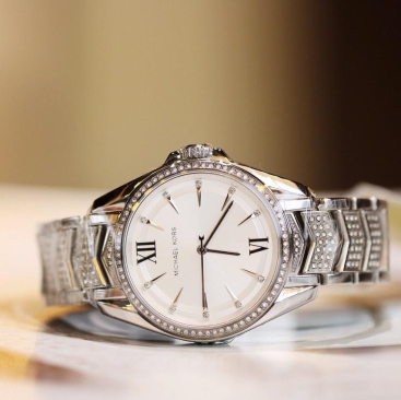 Đồng hồ Michael Kors Whitney Pavé Silver Tone Watch
