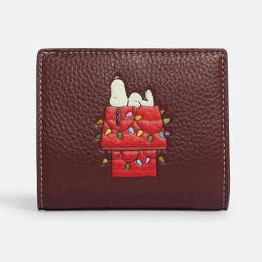 Ví ngắn cầm tay màu đỏ limited Coach X Peanuts Snap Wallet With Snoopy Ski Motif
