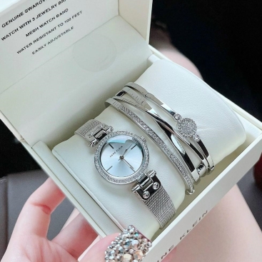 Set đồng hồ nữ Anne Klein kèm lắc tay
